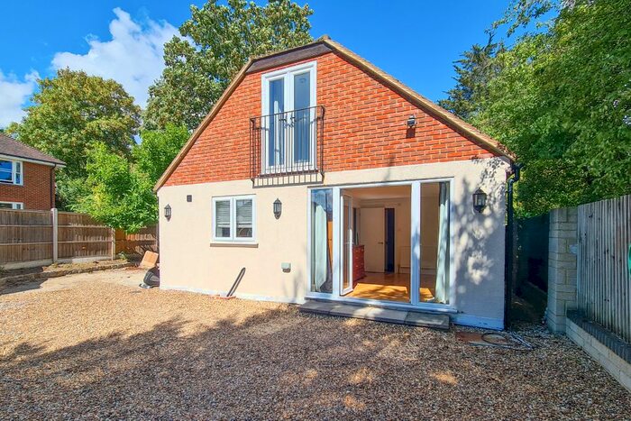 2 Bedroom Detached House To Rent In Friary Road, Wraysbury, Staines, TW19