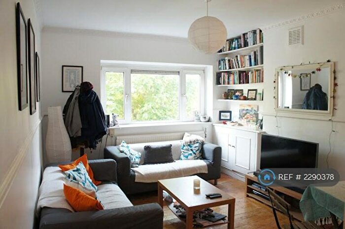 2 Bedroom Flat To Rent In Beresford Road, London, N5