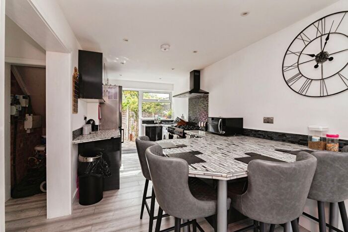 3 Bedroom Terraced House For Sale In Salesbury Drive, Billericay, Essex, CM11