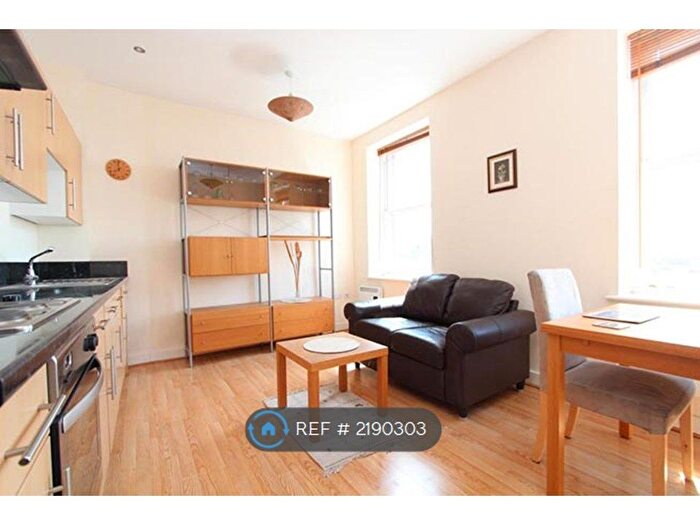 1 Bedroom Flat To Rent In Mcilroys Building, Central Reading, RG1