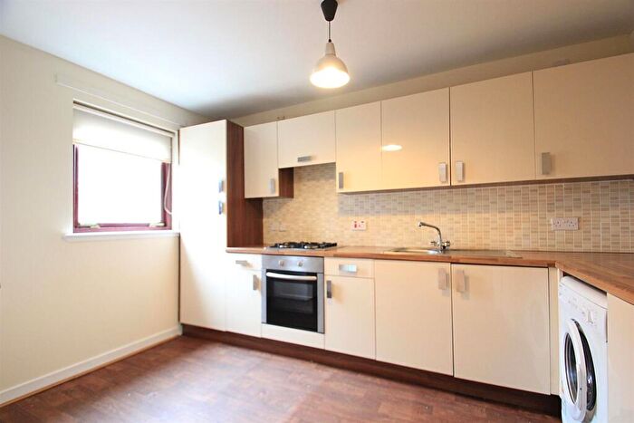 2 Bedroom Apartment To Rent In Meadow Park Street, Dennistoun, G31