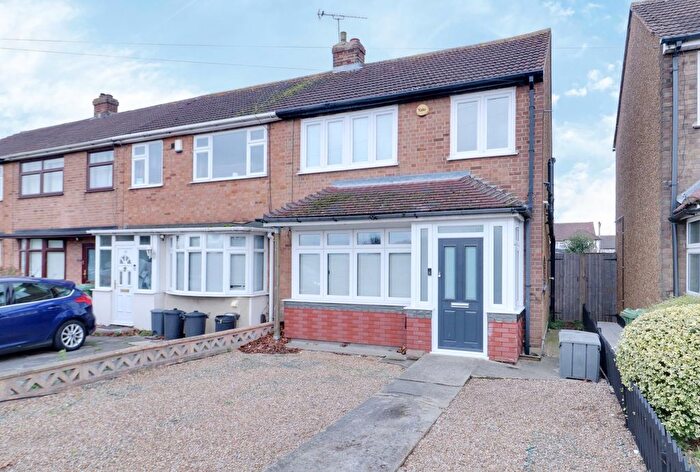 3 Bedroom Terraced House For Sale In Ford Lane, Rainham, RM13