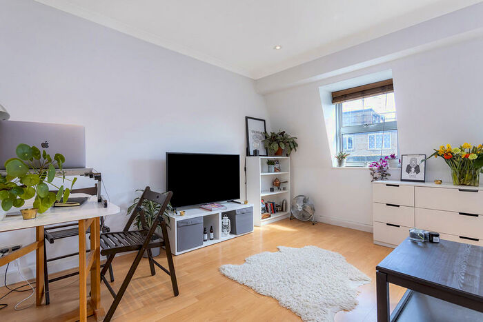 1 Bedroom Apartment To Rent In Kentish Town Road, NW5