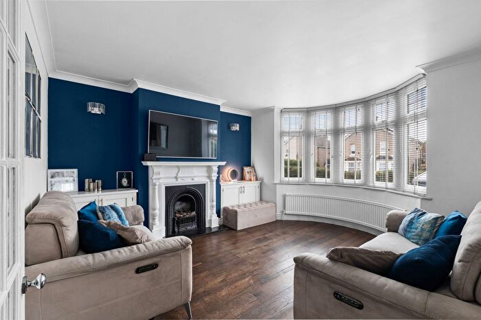 3 Bedroom Terraced House For Sale In Sunnybank, Warlingham, CR6