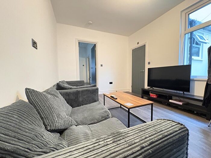 4 Bedroom House To Rent In Mardy Street, Grangetown, CF11