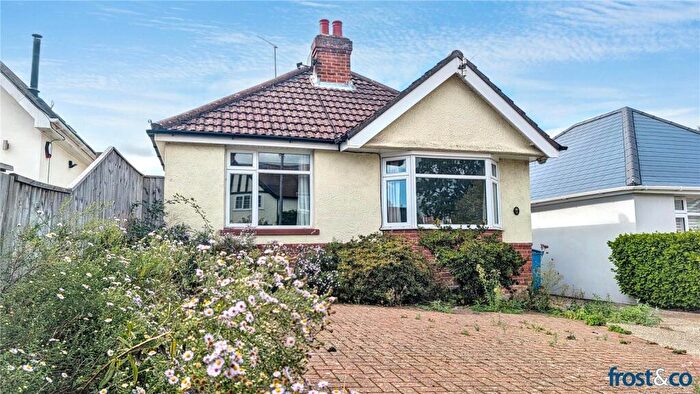 2 Bedroom Bungalow For Sale In Pottery Road, Whitecliff, Poole, Dorset, BH14