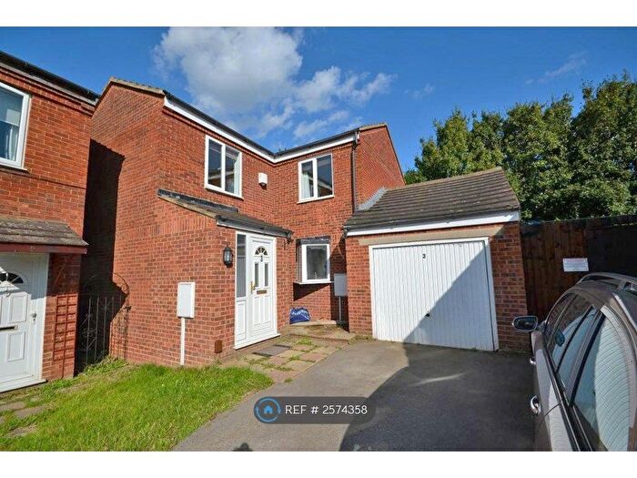 3 Bedroom Detached House To Rent In Bampton Close, Milton Keynes, MK4