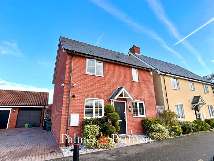 3 Bedroom Detached House For Sale In Cross Road, Clacton-on-Sea, Essex, CO16