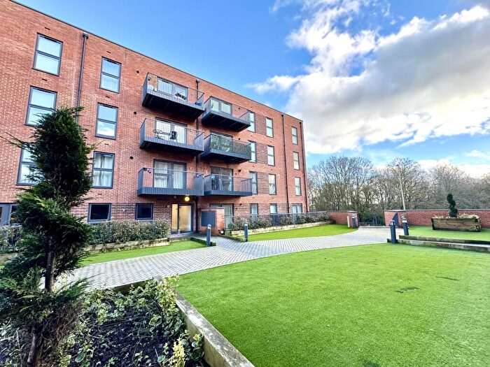 1 Bedroom Apartment For Sale In Station Road, Hook, RG27