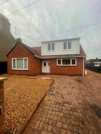 3 Bedroom Property To Rent In Godstow Road, Wolvercote, Oxford, OX2