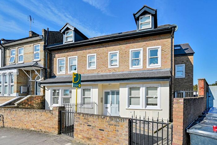 2 Bedroom Flat For Sale In South Ealing, Ealing, London, W5