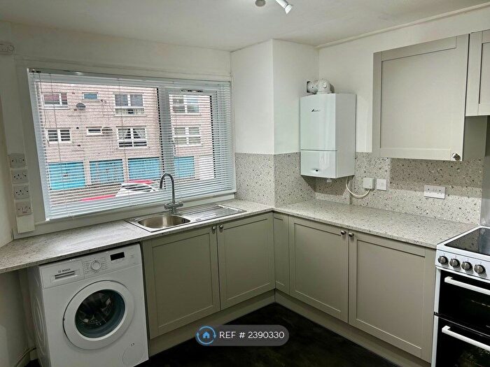 2 Bedroom Flat To Rent In Mossgiel Road, Cumbernauld, G67