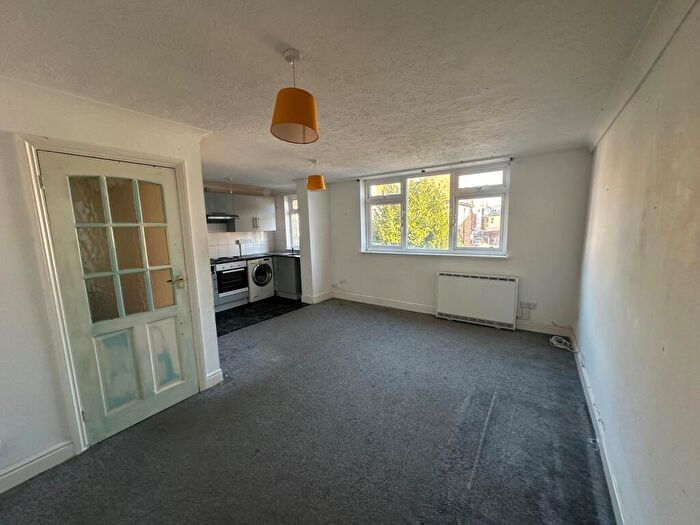 2 Bedroom Flat To Rent In Edith Road, Clacton-On-Sea, CO15