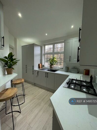 2 Bedroom Flat To Rent In Ellerton Lodge, London, N3