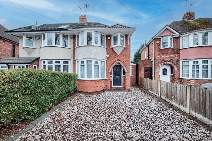 3 Bedroom Semi-Detached House For Sale In Bryn Arden Road, South Yardley, B26