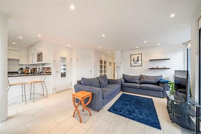 2 Bedroom Flat To Rent In Goodge Street, Fitzrovia Amp; Covent Garden, W1T