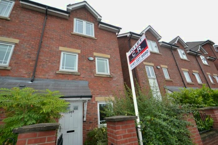 4 Bedroom Town House To Rent In Chorlton Road, Hulme, Manchester, M15