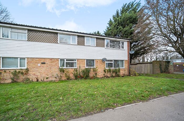 2 Bedroom Maisonette For Sale In Paddock Close, South Darenth, Dartford, Kent, DA4