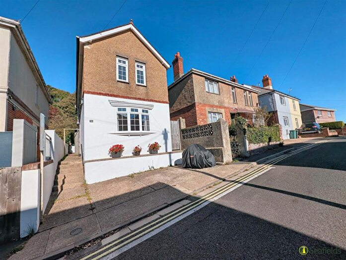 3 Bedroom Detached House For Sale In Colenutts Road, Ryde, PO33