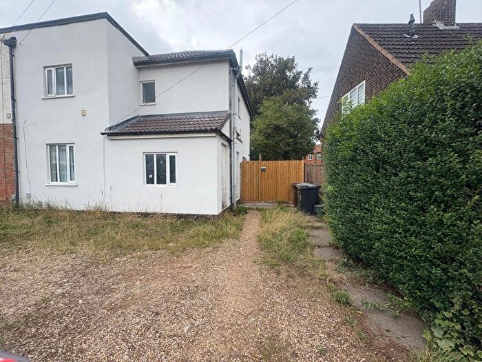 3 Bedroom Semi-Detached House To Rent In Stephenson Way, Corby, NN17