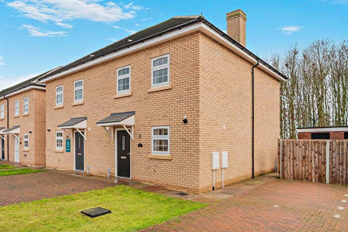 3 Bedroom Semi Detached House For Sale In Wellington Way, Hemswell Cliff, Gainsborough, DN21