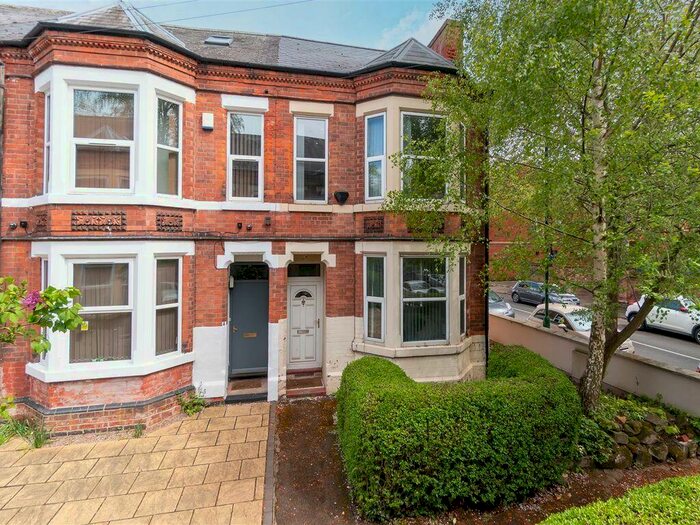 5 Bedroom Semi-Detached House To Rent In Church Grove, Lenton, NG7