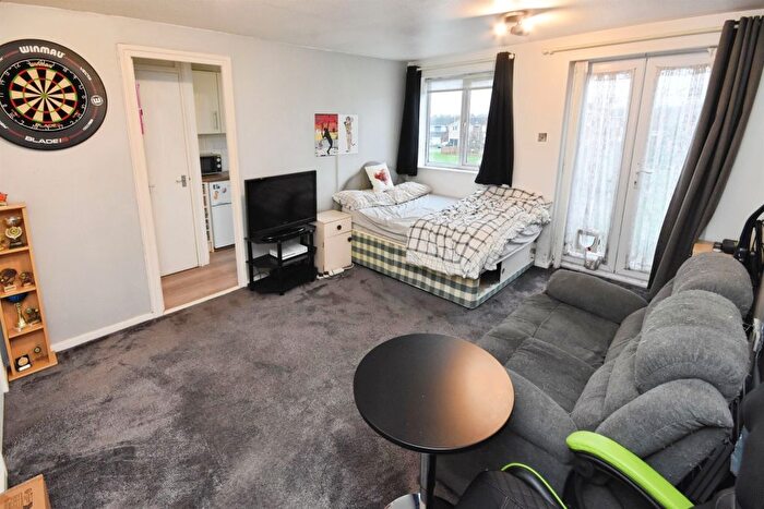 1 Bedroom Studio For Sale In Mountbatten Road, Braintree, CM7