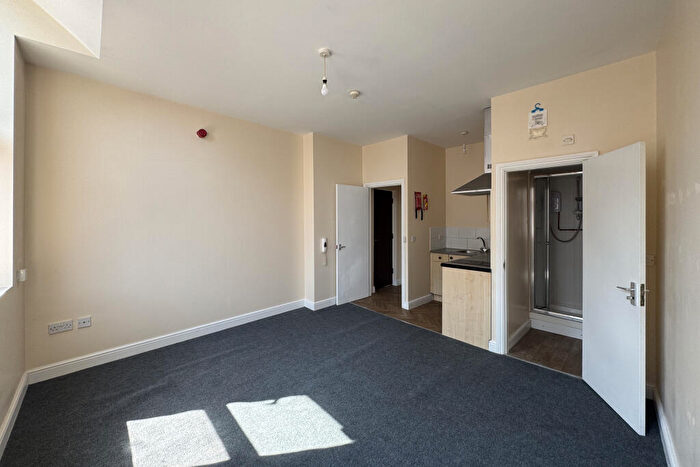 1 Bedroom Flat To Rent In Corporation Street, Chesterfield, Derbyshire, S41