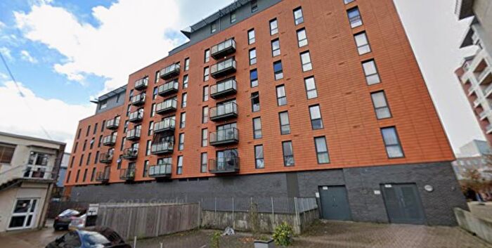 2 Bedroom Flat For Sale In Slough, , Berkshire, Slough, SL2