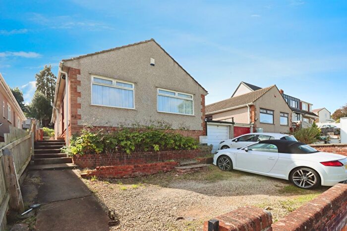 4 Bedroom Semi-detached Bungalow For Sale In Valley Gardens, Bristol, BS16