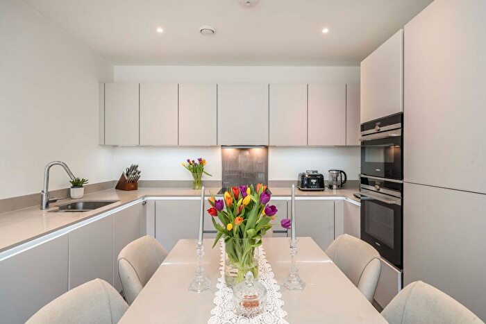 1 Bedroom Flat For Sale In Bollo Bridge Road, London, W3