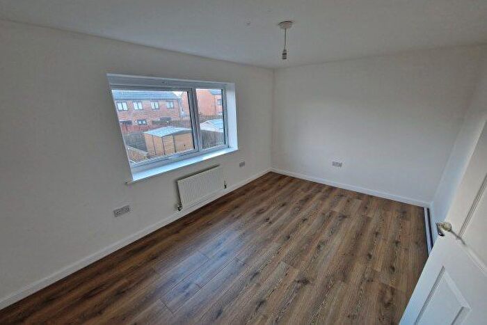 2 Bedroom Town House To Rent In Beastow Road, Manchester, M12