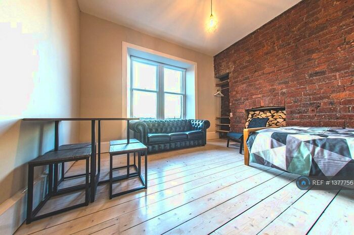 4 Bedroom Flat To Rent In Garnethill Street, Garnethill, G3