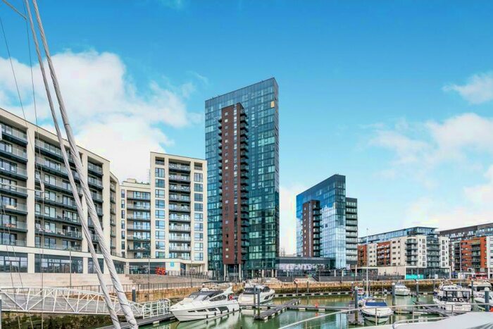 3 Bedroom Apartment To Rent In Moresby Tower, Ocean Village, SO14