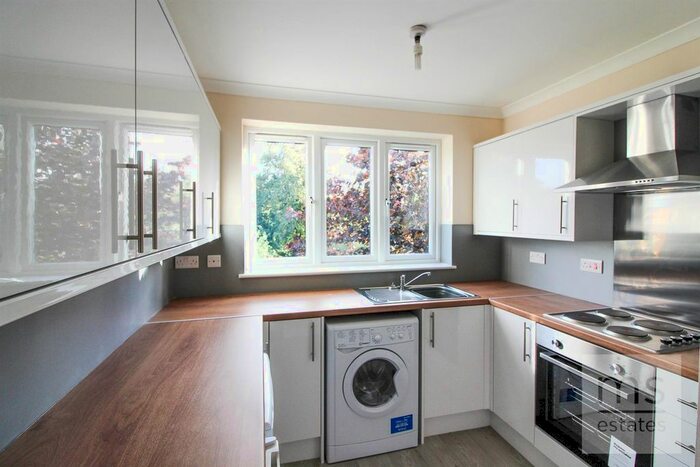 2 Bedroom Flat To Rent In Lenton Manor, Lenton, Nottingham NG7
