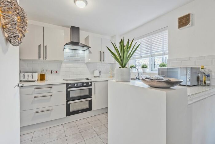 1 Bedroom Flat To Rent In Cumberland Place, London, SE6