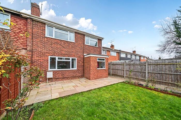 3 Bedroom Semi Detached House For Sale In Blackwater, Hampshire, GU17