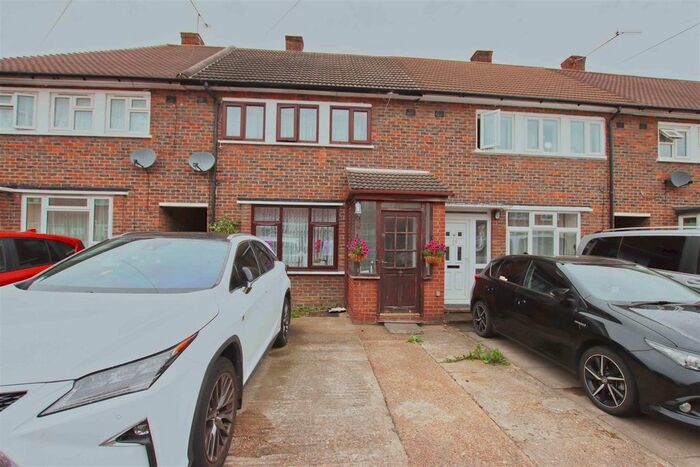 3 Bedroom Property To Rent In Cromwell Road, Borehamwood, WD6