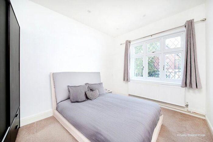 3 Bedroom Terraced House To Rent In St James's Drive, Wandsworth Common, SW17