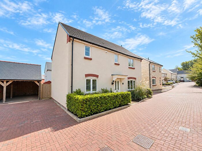 3 Bedroom Detached House For Sale In Little Francis Drive, Weymouth, DT4