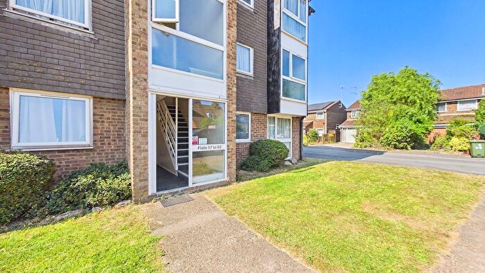 2 Bedroom Flat To Rent In Wyedale, London Colney, AL2