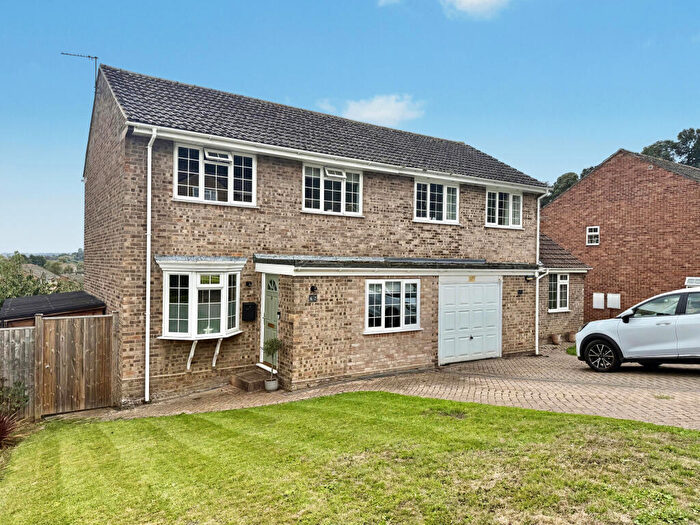 3 Bedroom Semi-Detached House For Sale In Plantagenet Chase, Yeovil, Somerset, BA20