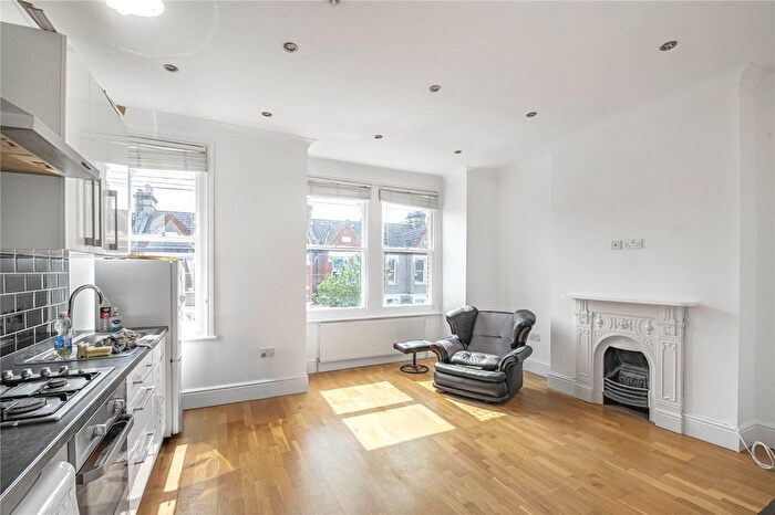 2 Bedroom Flat To Rent In Credenhill Street, London, SW16