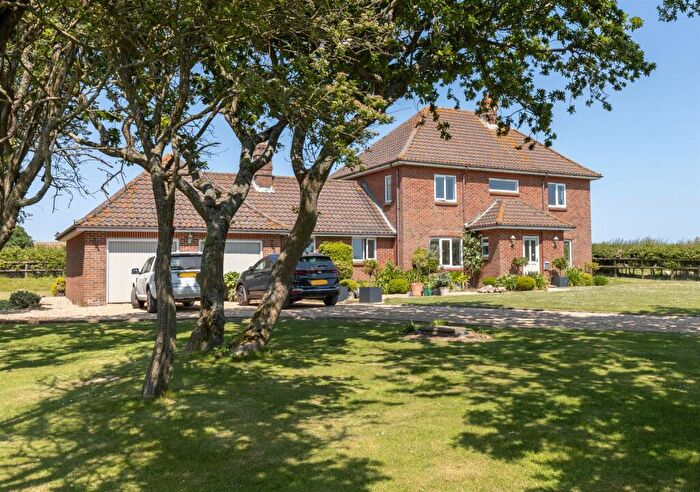 4 Bedroom House To Rent In Chine Lane, Atherfield, PO38