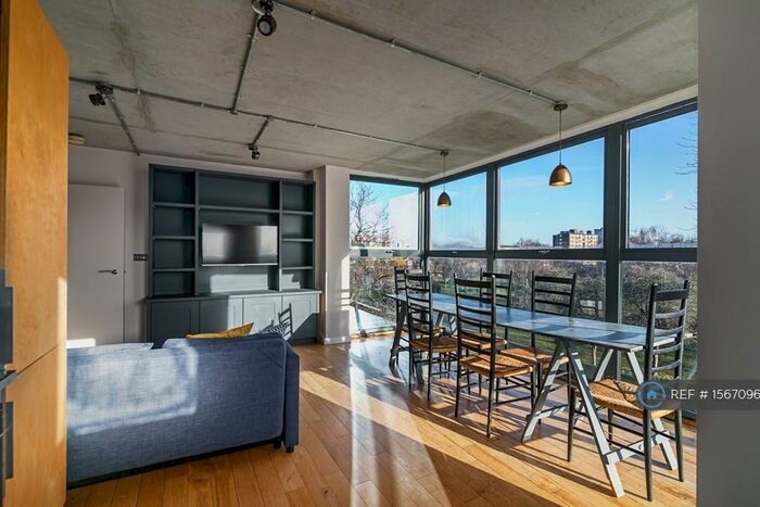 3 Bedroom Flat To Rent In Queensbridge Road, London, E2