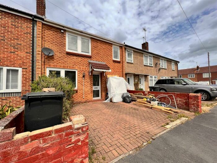 Houses for sale & to rent in SN3 2HA, Priory Road, Liden, Eldene And