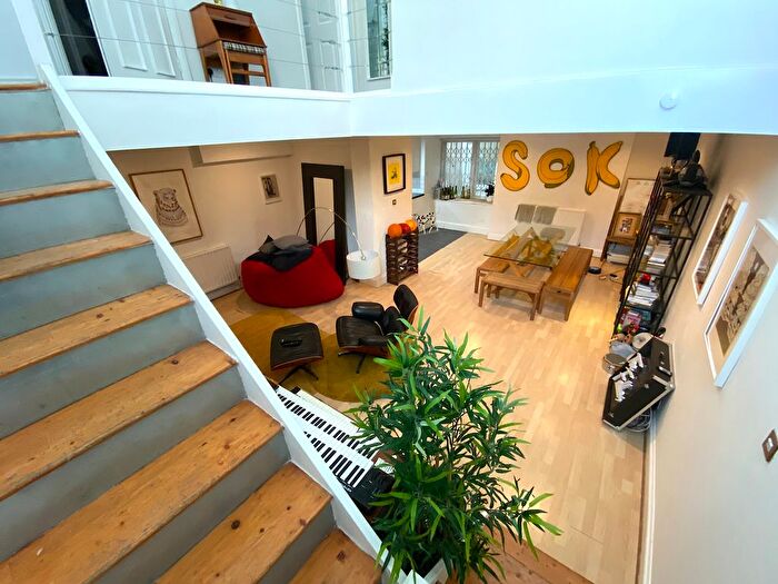 2 Bedroom Flat To Rent In Matthias Road, Newington Green, Stoke Newington, N16