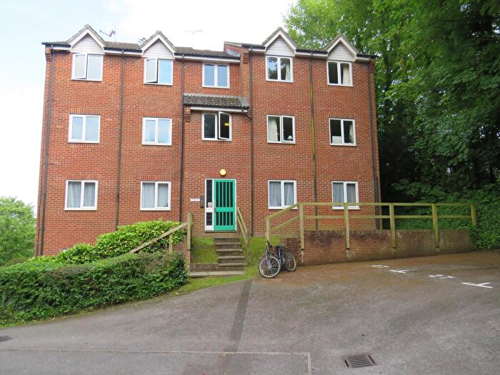 1 Bedroom Flat To Rent In Sarum Close, Salisbury, SP2