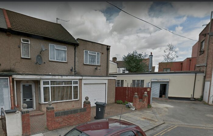 1 Bedroom Flat To Rent In Inverness Road, Southall, UB2