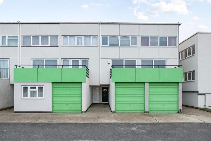 4 Bedroom Terraced House For Sale In Caernarvon Close, Mitcham, CR4